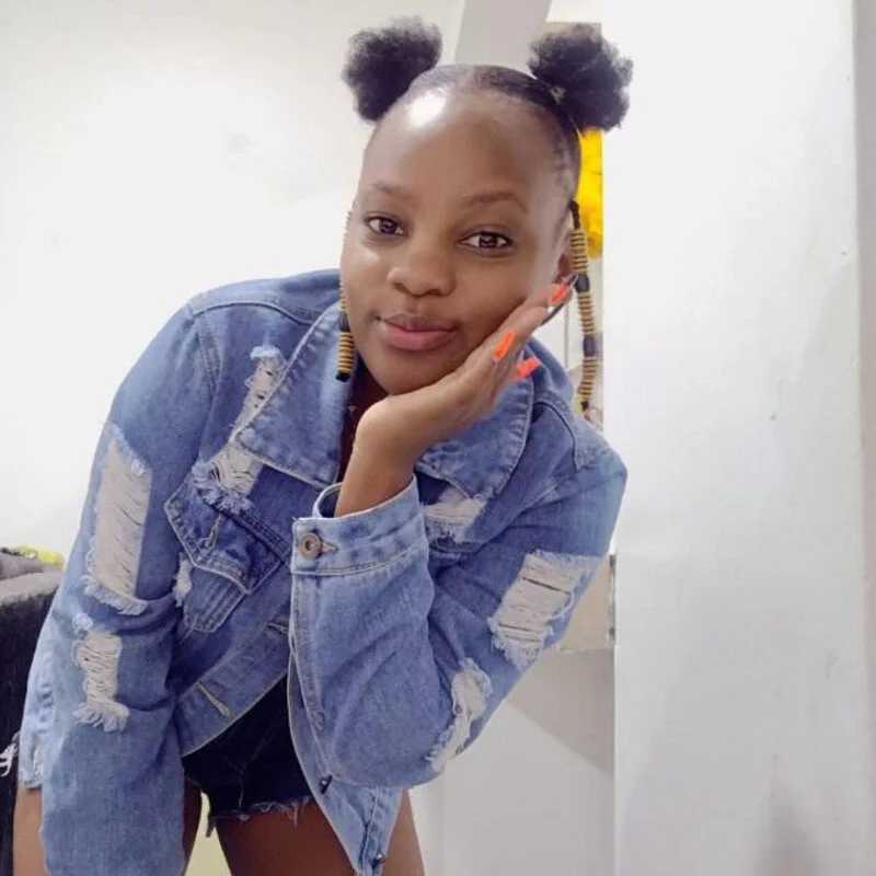 SexyVeey — FansOnlyX creator profile