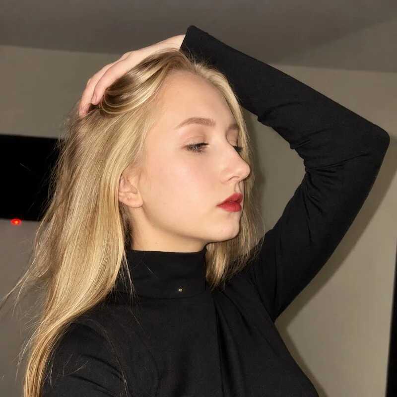 TinaPage — FansOnlyX creator profile