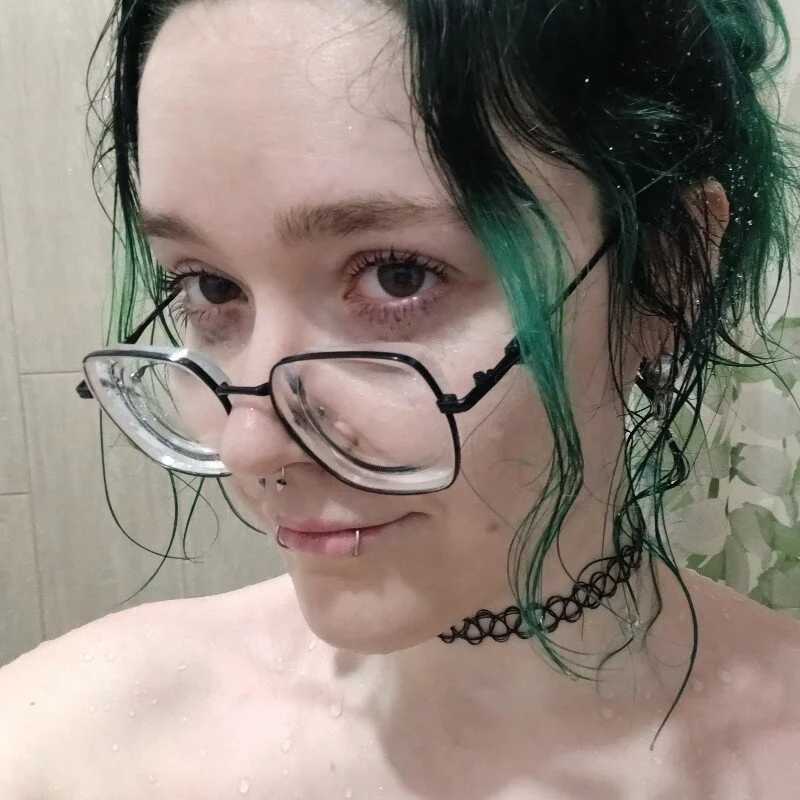 alisahug — FansOnlyX creator profile