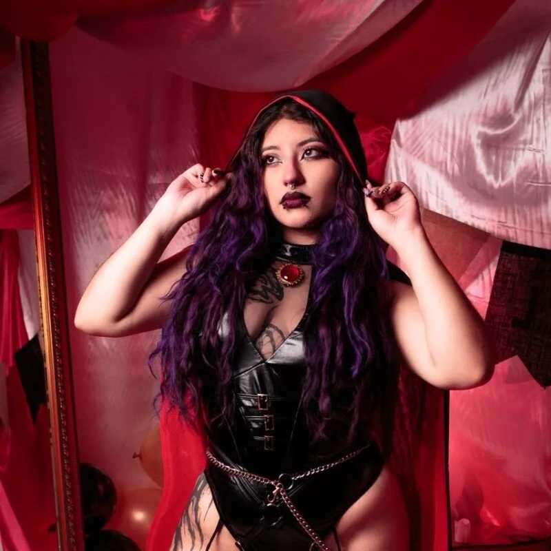 SabrinaV_ — FansOnlyX creator profile