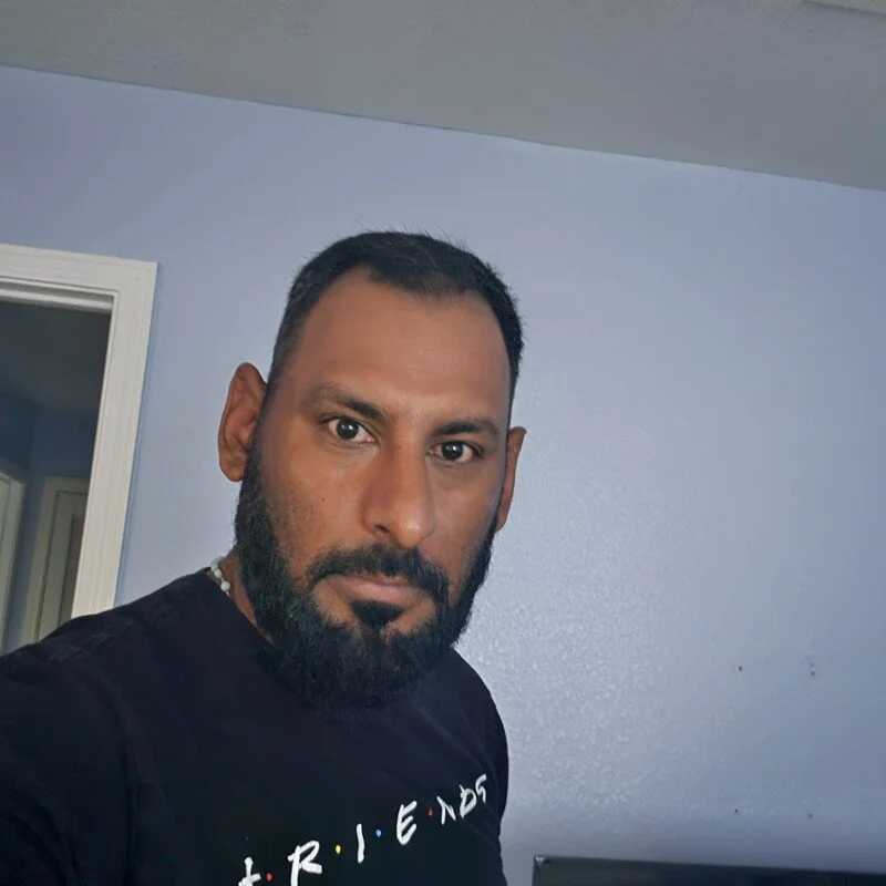 4retuj — FansOnlyX creator profile