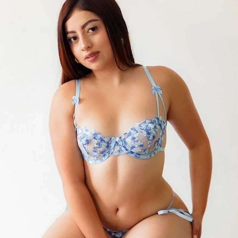 IsabellaMonroee — FansOnlyX creator profile