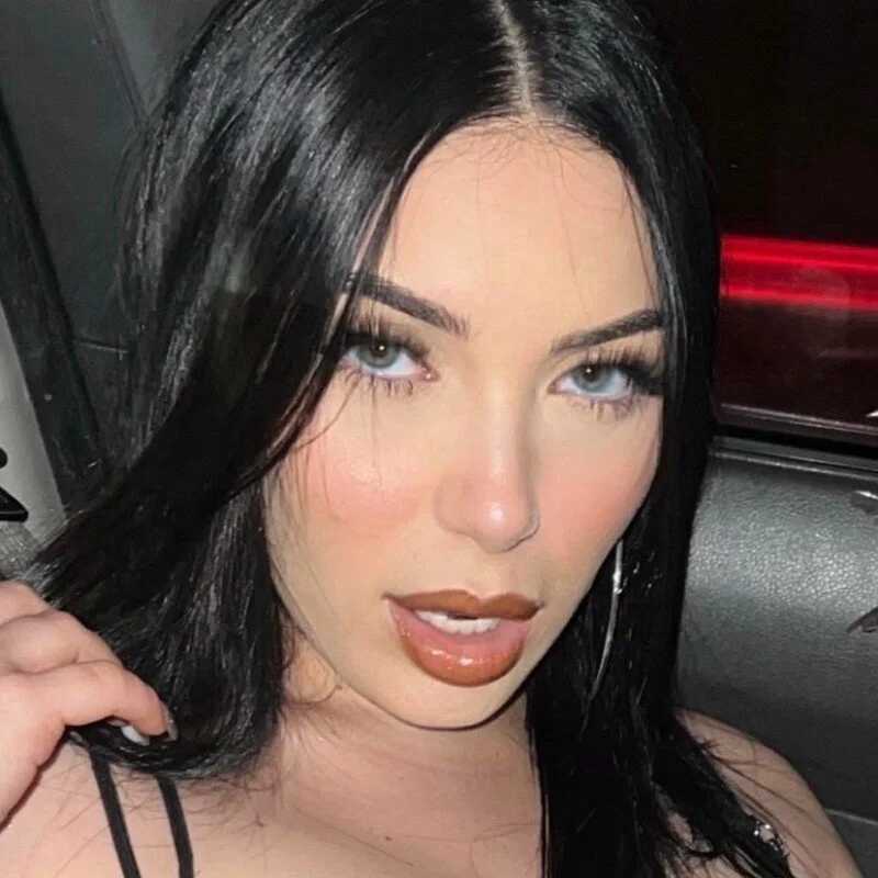 ariana28 — FansOnlyX creator profile