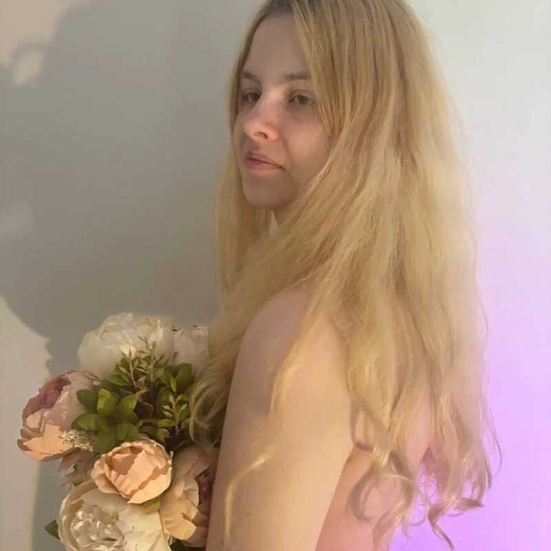 Rowan_Moth — FansOnlyX creator profile