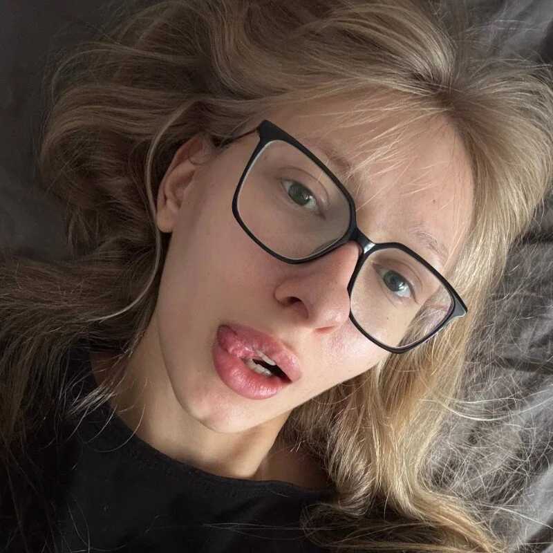 Alice_Sweetiee — FansOnlyX creator profile