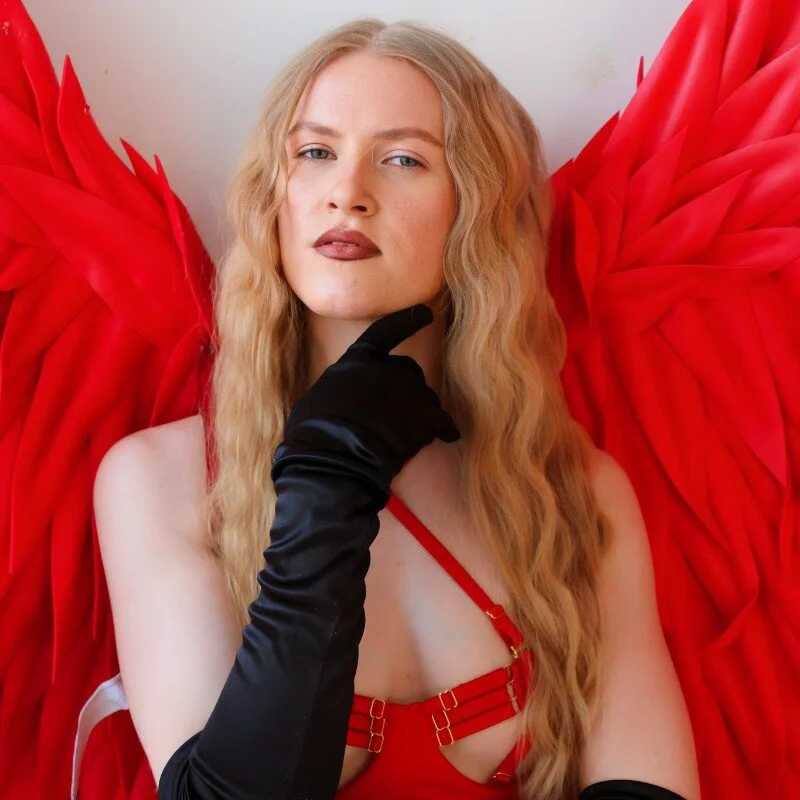 Alicia_Hars — FansOnlyX creator profile
