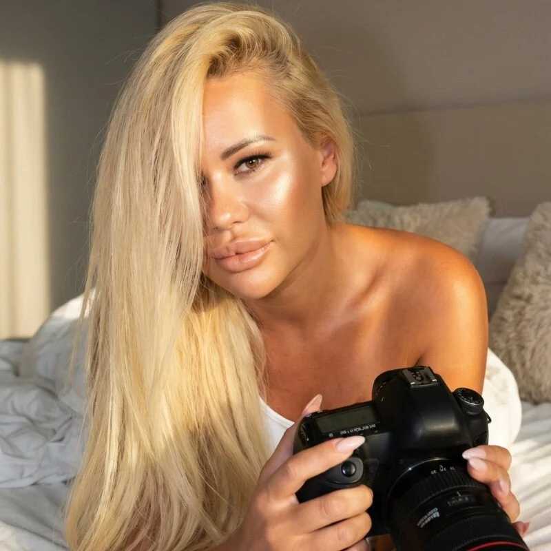 MonnyStef — FansOnlyX creator profile