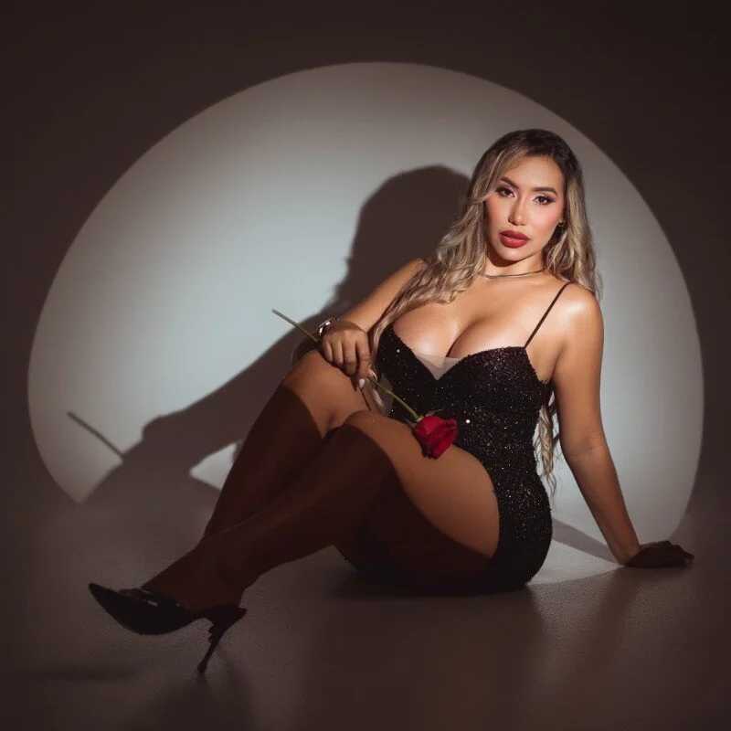 EmilyLeah_ — FansOnlyX creator profile
