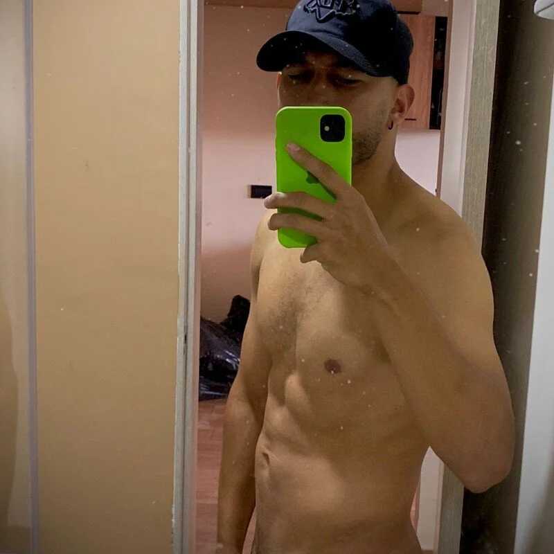 enormous_c0ckk — FansOnlyX creator profile