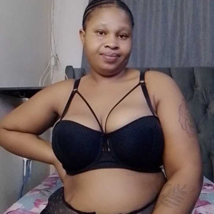 Loyal_Alisha — FansOnlyX creator profile