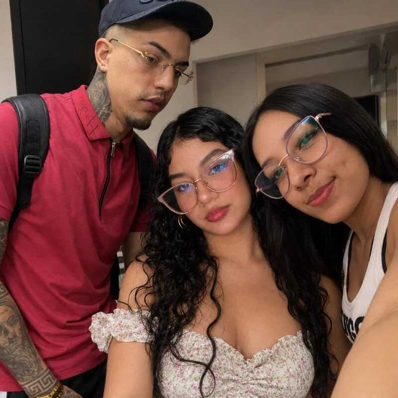 Sex_Hot_Friends — FansOnlyX creator profile