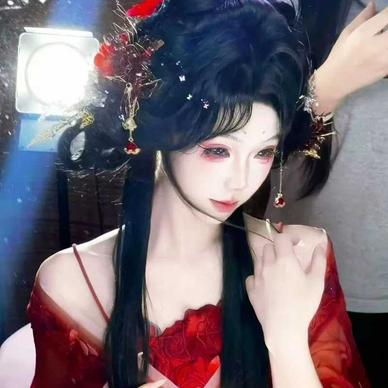 ATA-007 — FansOnlyX creator profile