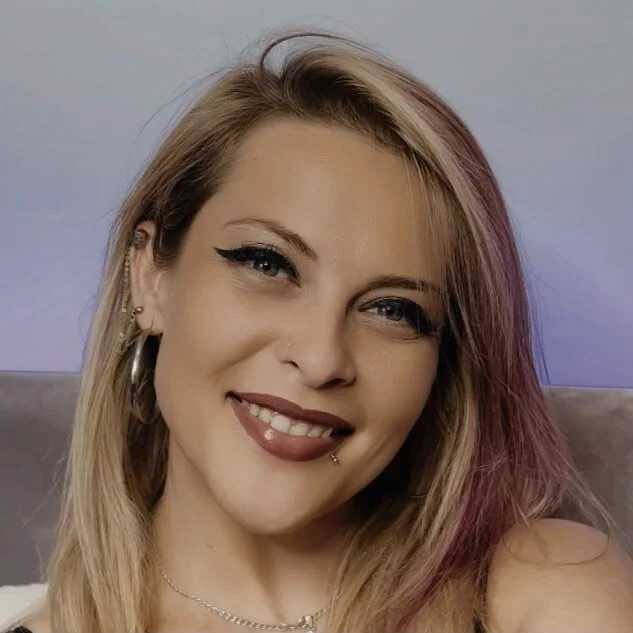 ZoeMesmerizee — FansOnlyX creator profile