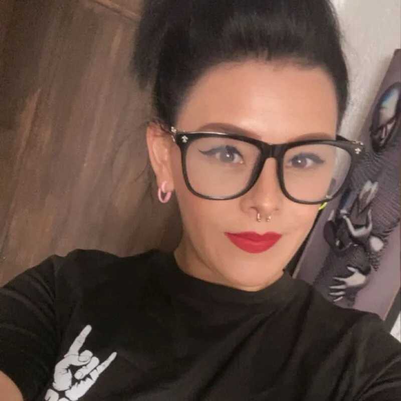 anahi_333 — FansOnlyX creator profile