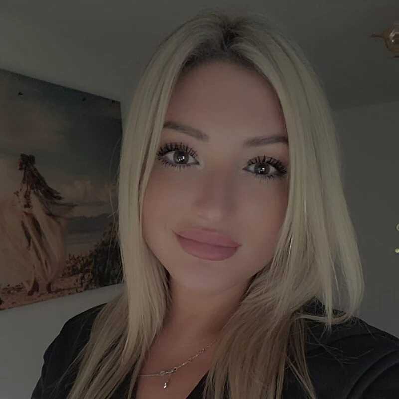 Blondie_Sasha — FansOnlyX creator profile