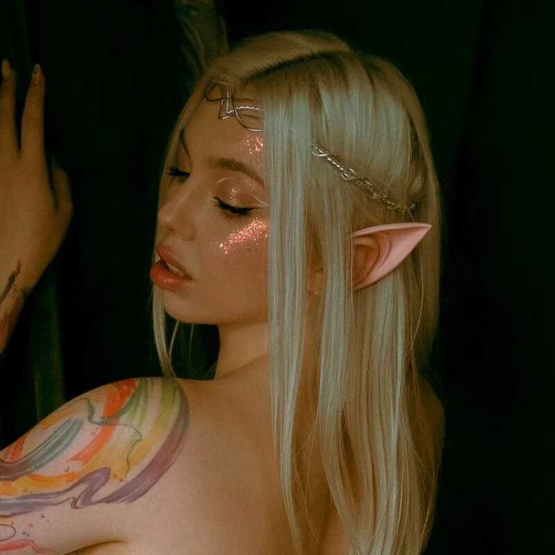 LillyMoure_ — FansOnlyX creator profile