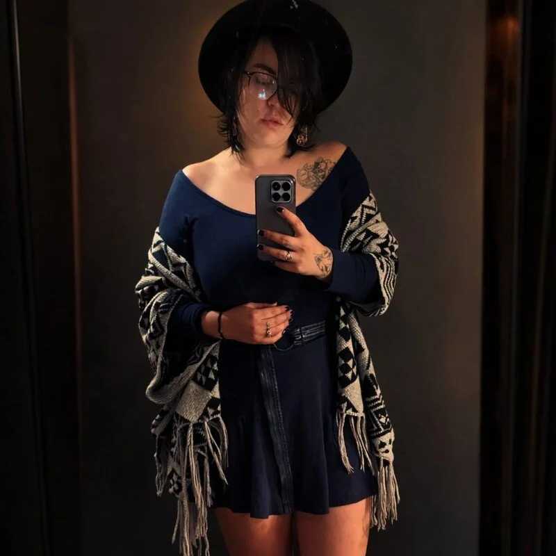 aria_cn — FansOnlyX creator profile