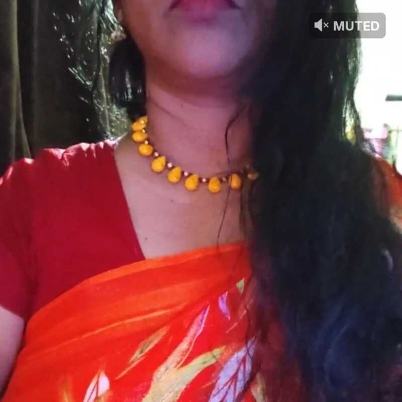 SRUTHI-8 — FansOnlyX creator profile