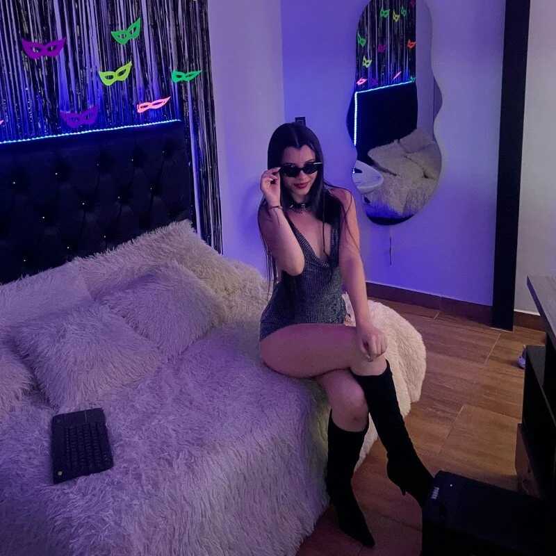 pinky_f00x — FansOnlyX creator profile
