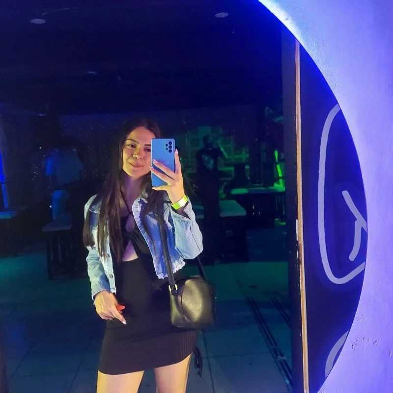 Samantha_111 — FansOnlyX creator profile