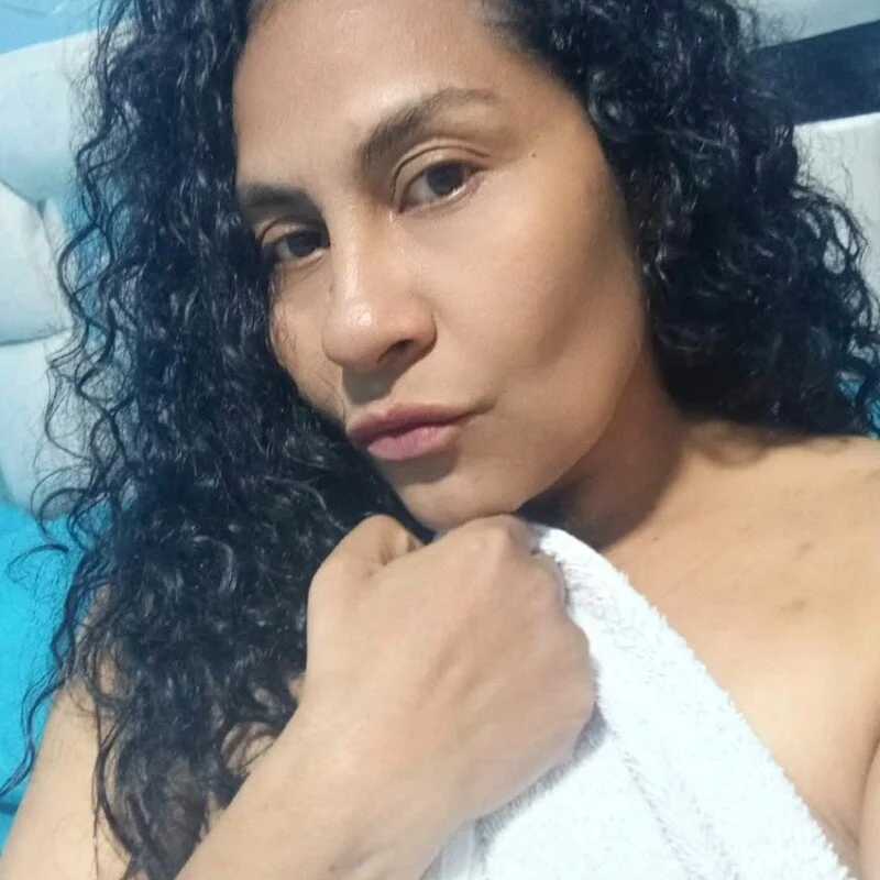 YESSYFOXX — FansOnlyX creator profile