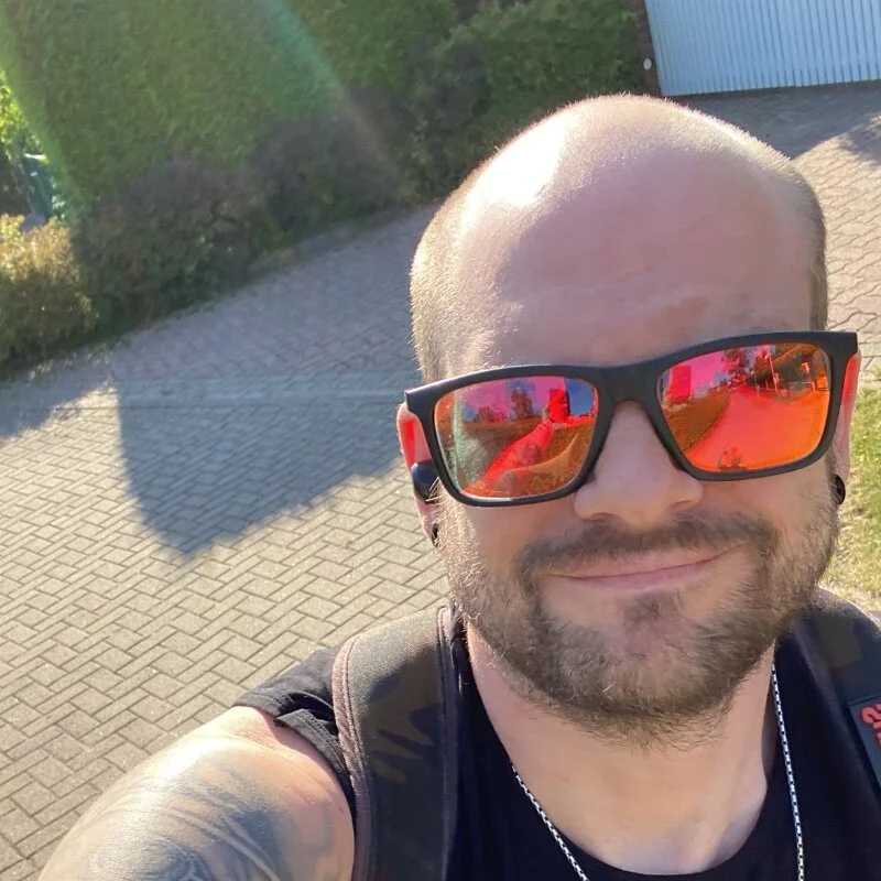 Sarnov23 — FansOnlyX creator profile