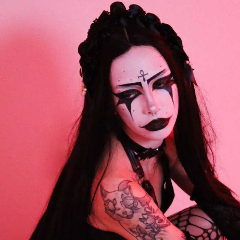 LeylaNoir_02 — FansOnlyX creator profile