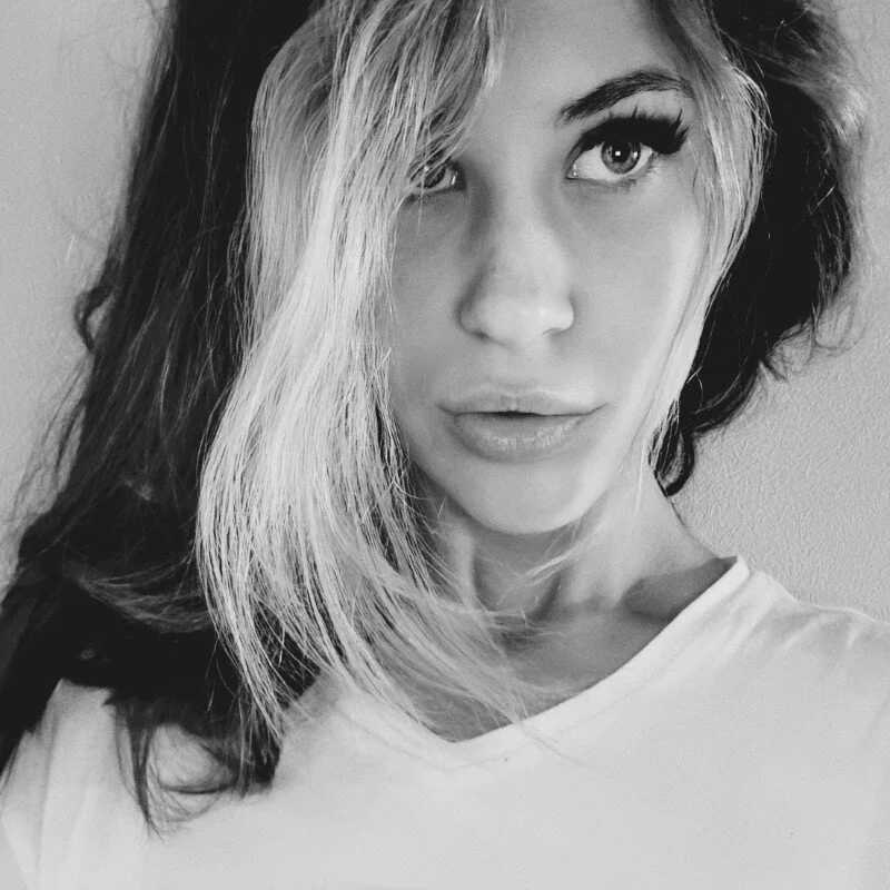SharonChamber — FansOnlyX creator profile