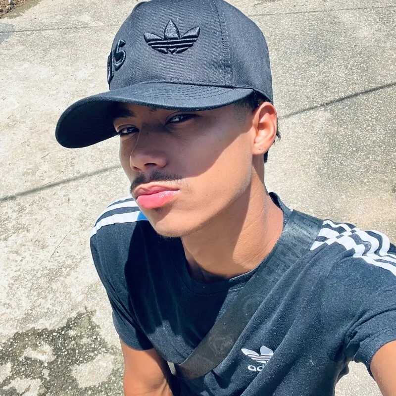 Adan21_cm — FansOnlyX creator profile