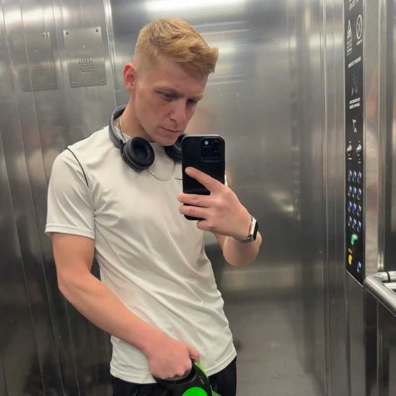 Rileychavv — FansOnlyX creator profile