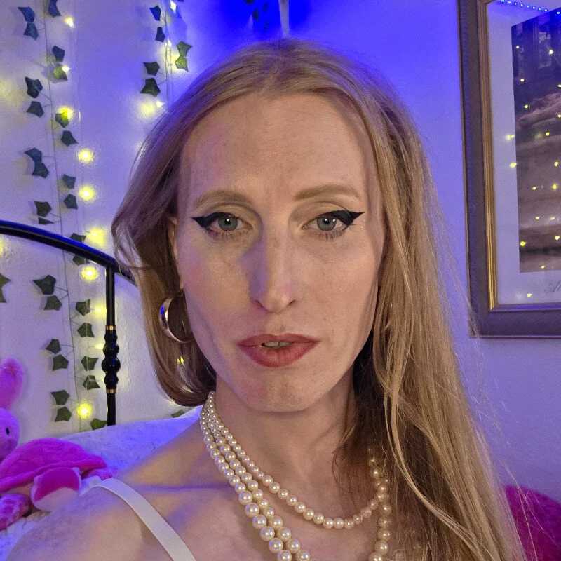 AngelCakexoxo — FansOnlyX creator profile