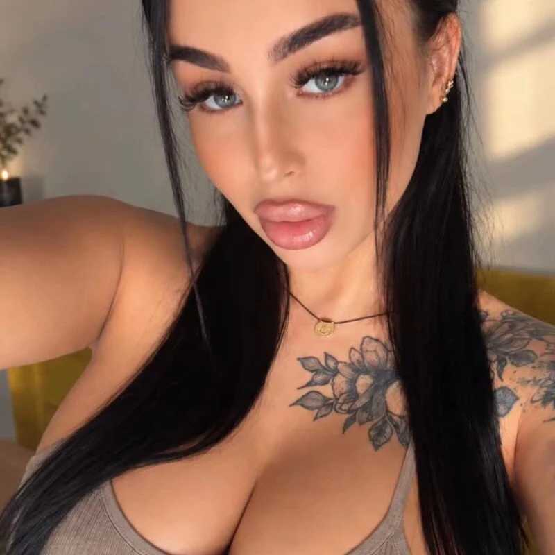 eva_r0se — FansOnlyX creator profile