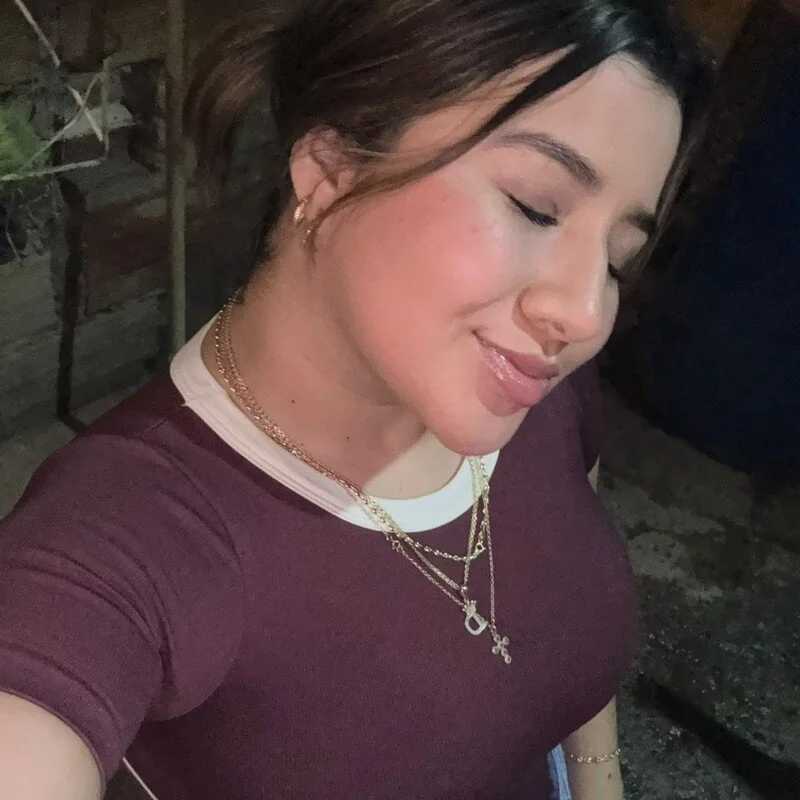 roxi-fox — FansOnlyX creator profile