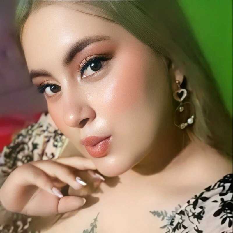 MiaBloom- — FansOnlyX creator profile