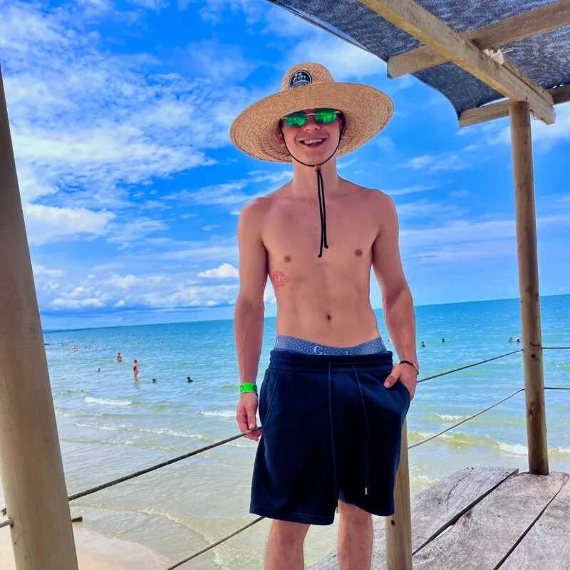 Deam_Broowm — FansOnlyX creator profile