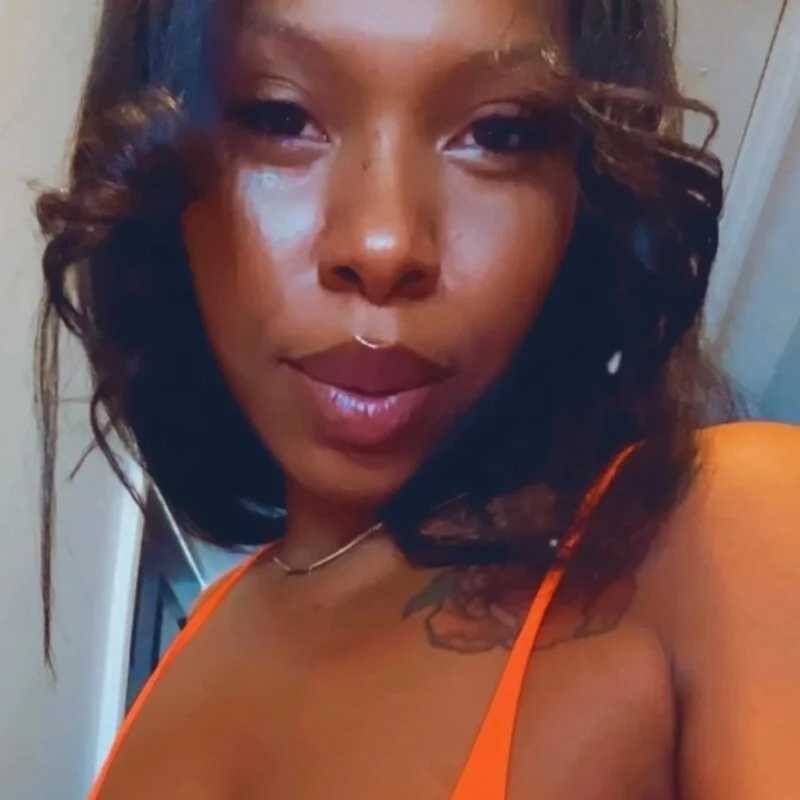 __suki — FansOnlyX creator profile