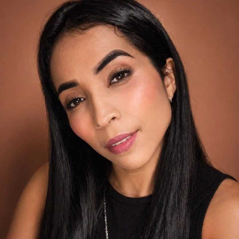 Rosa_25x — FansOnlyX creator profile
