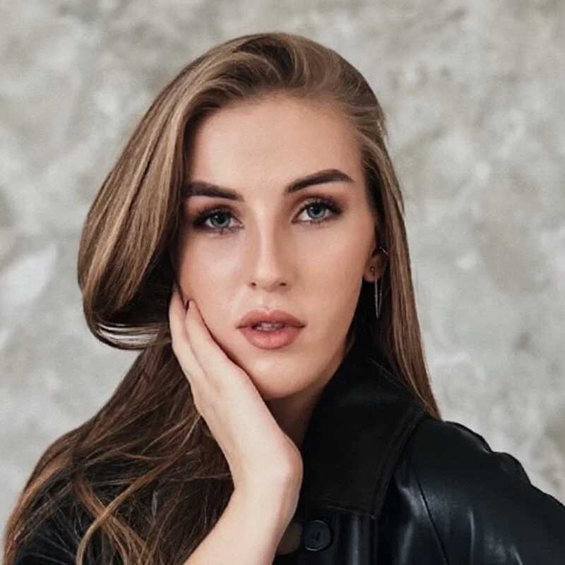 Evelyny — FansOnlyX creator profile
