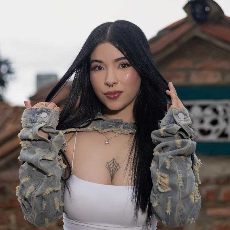 imnikaa_ — FansOnlyX creator profile