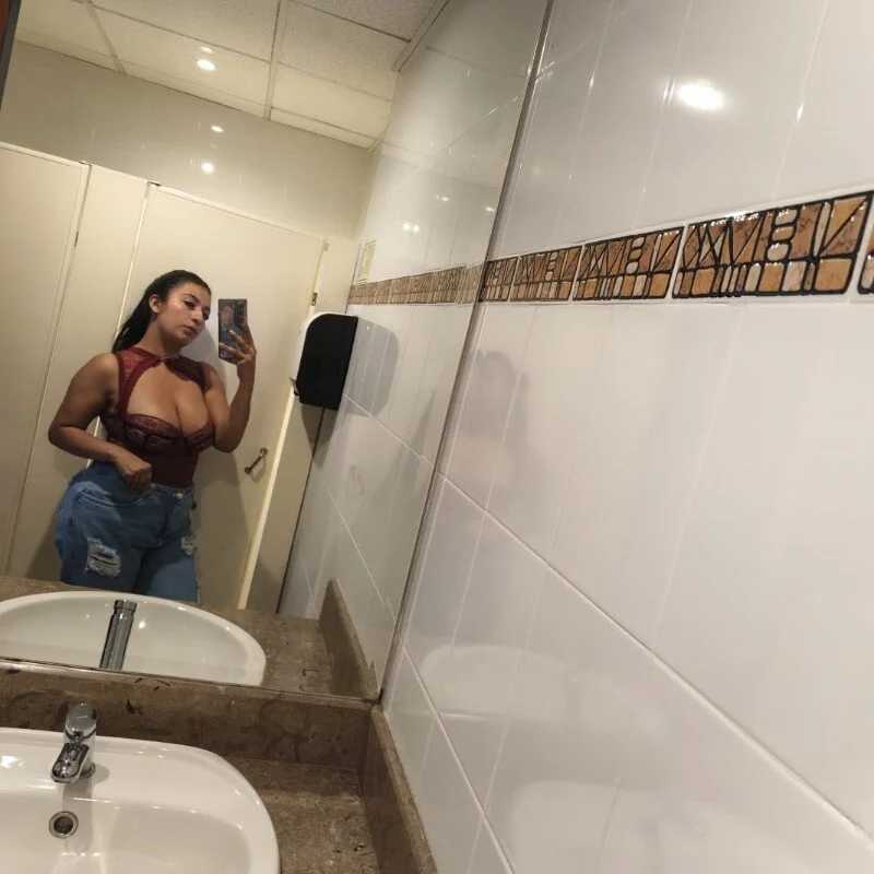 anahi_solerr — FansOnlyX creator profile