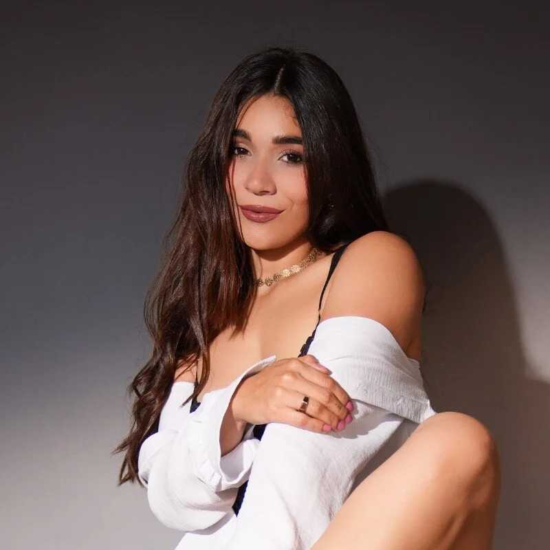 BellaBeccaa — FansOnlyX creator profile