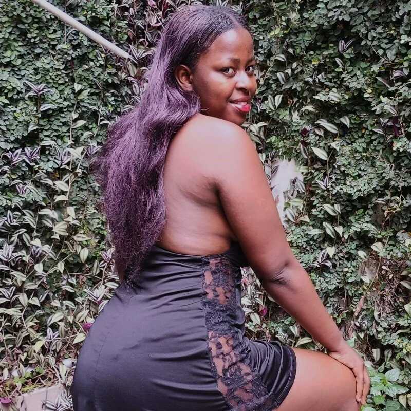 lindaa_ebony — FansOnlyX creator profile