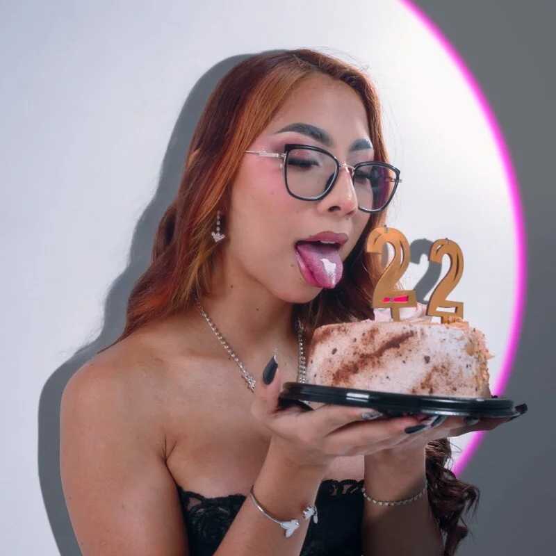 mara-lane — FansOnlyX creator profile