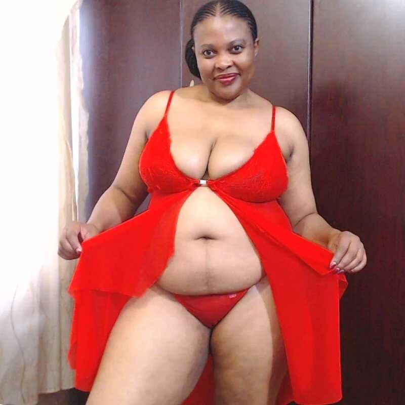 SEXYBUSTYEBONYXX — FansOnlyX creator profile