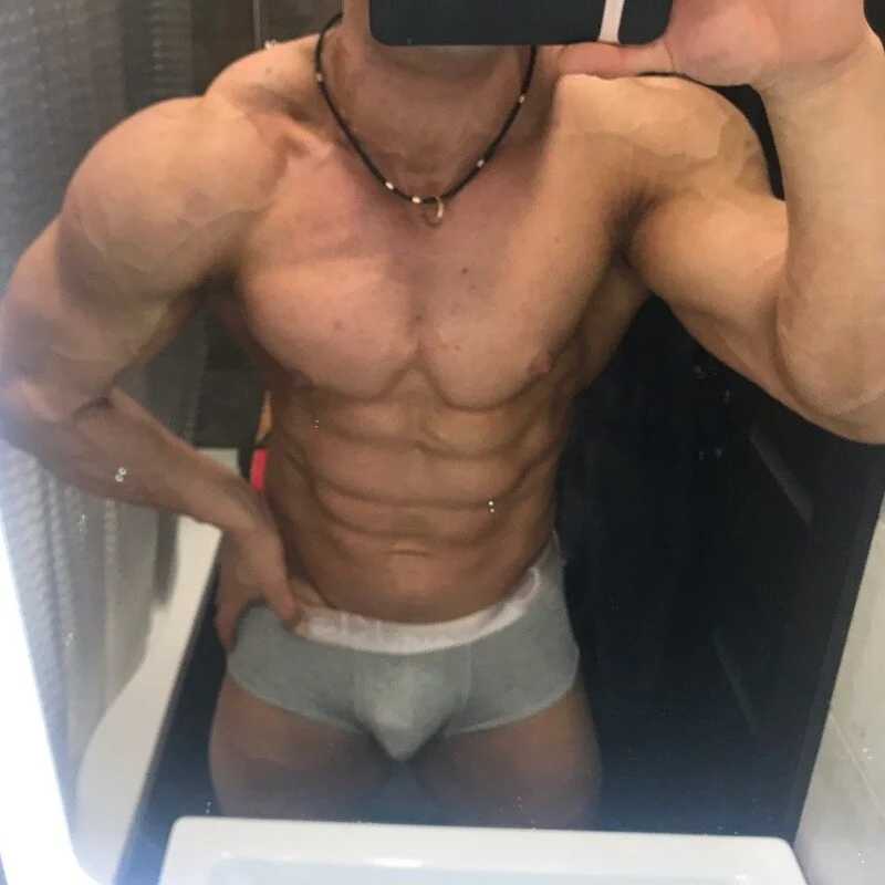 hot_muscle — FansOnlyX creator profile