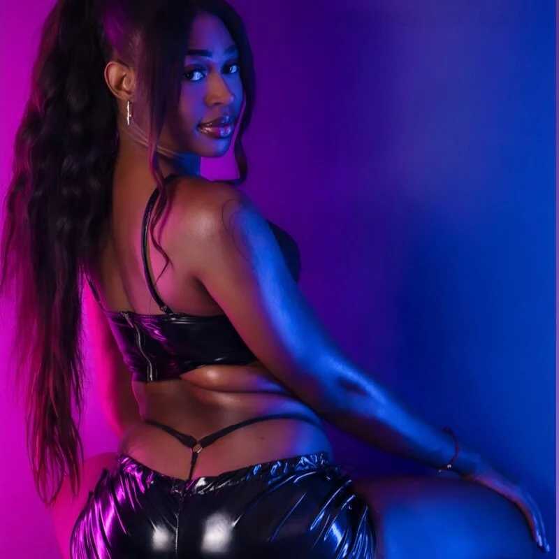 Shenielxxx — FansOnlyX creator profile