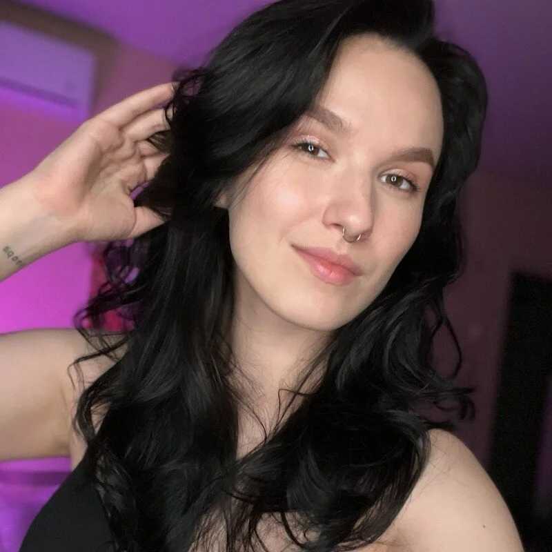 Val_lava — FansOnlyX creator profile