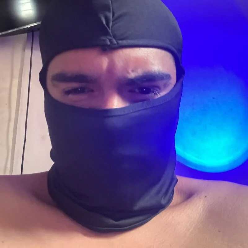 MaximilianoHot18cm — FansOnlyX creator profile