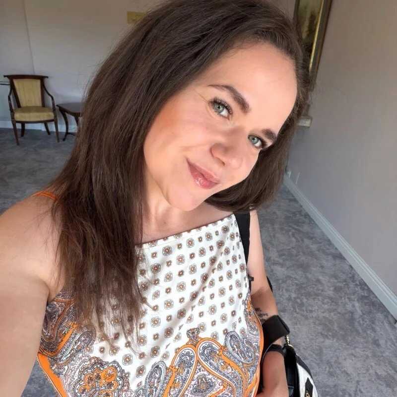 NewLuxxy — FansOnlyX creator profile