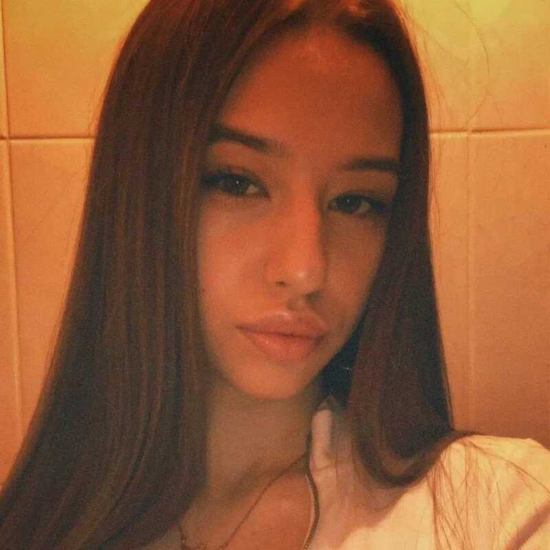 BellaStarr_ — FansOnlyX creator profile